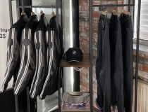 viktoriya dües, Vd-innendesign, Münster, Schaufenstergestaltung, Schaufenster, Schaufensterdekoration, Dekoration, visual merchandising, Dekorateur, gestalter, POS, Schaufenster Münster, Visual Merchandiser, Verkaufsfläche, Tom Tailor, Coaching im Verkaufsraum, Weihnachten, Weihnachtsdekoration Münster, Marry Christmas Münster