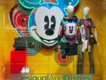 viktoriya dües, Vd-innendesign, Münster, Schaufenstergestaltung, Schaufenster, Schaufensterdekoration, Dekoration, visual merchandising, Dekorateur, gestalter, POS, Schaufenster Münster, Visual Merchandiser, Verkaufsfläche, Tom Tailor, Coaching im Verkaufsraum, Weihnachten, Weihnachtsdekoration Münster, Marry Christmas Münster